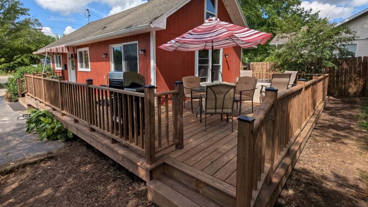 Twin Lakes Apartment | Rustic Cottage Downtown Twin Lakes