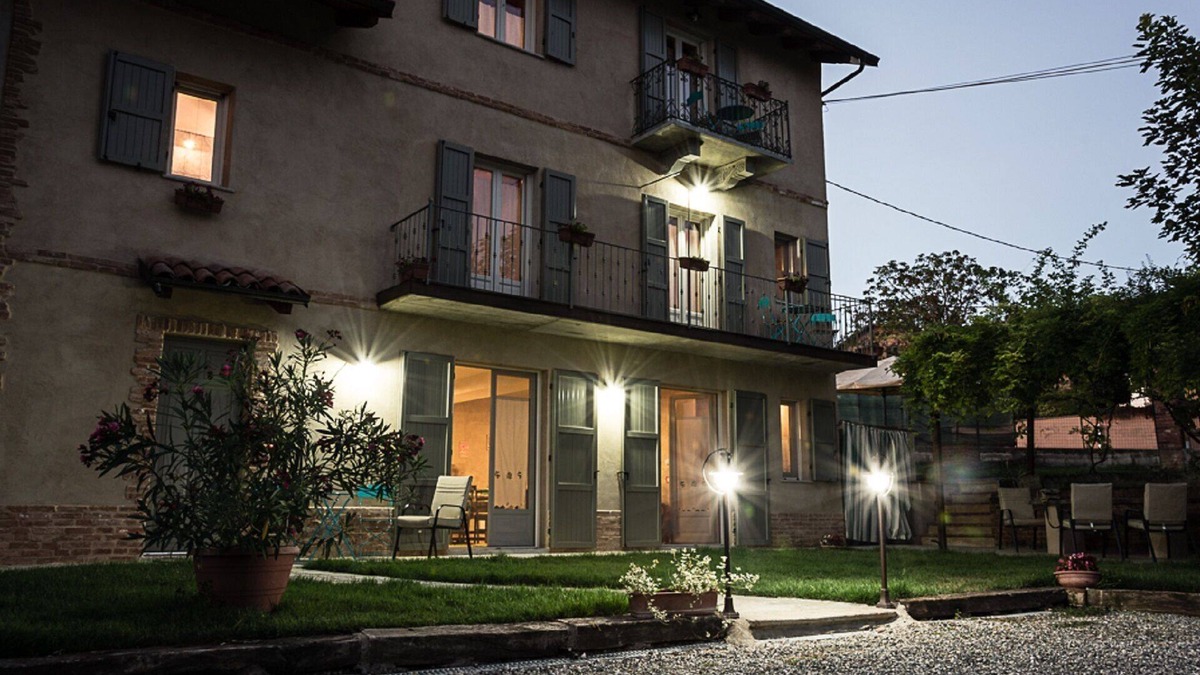 Camerano House | Rustic cottage with jacuzzi and swimming pool, in the green Monferrato of Asti