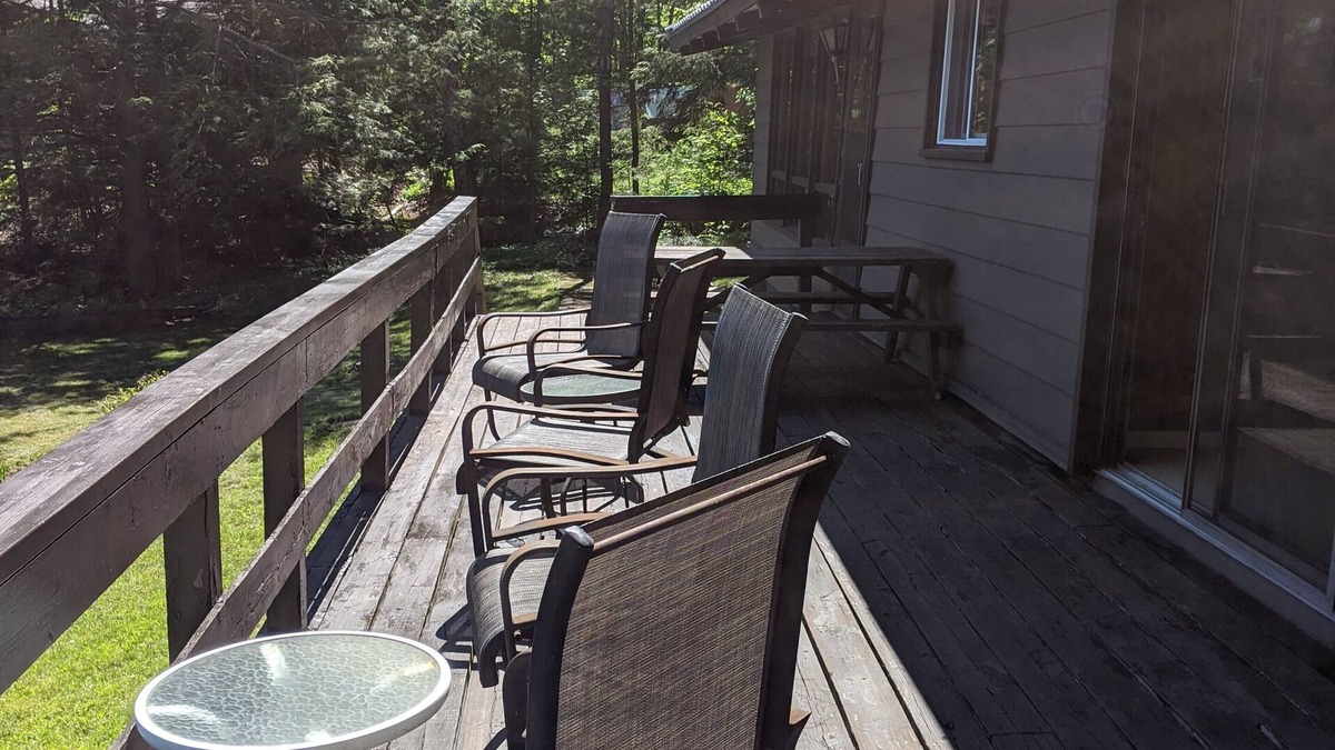 Huntsville Cottage | Rustic Cottage on a small lake in beautiful Muskoka