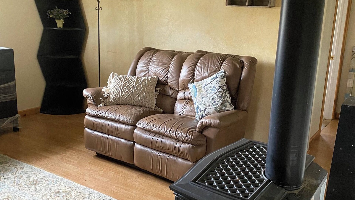 Worland House | Rustic Country 2-bedroom house with gas fireplace.