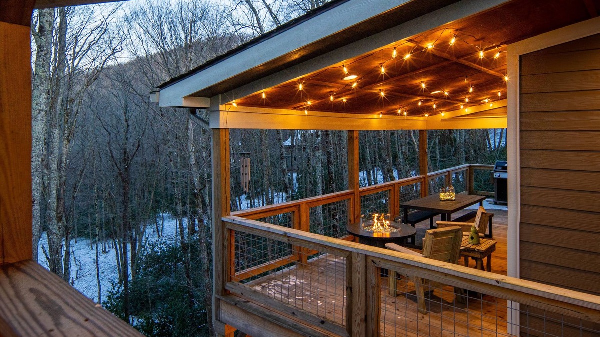 Blowing Rock House | Rustic & cozy, 3 decks w/loft, 10 min to downtown