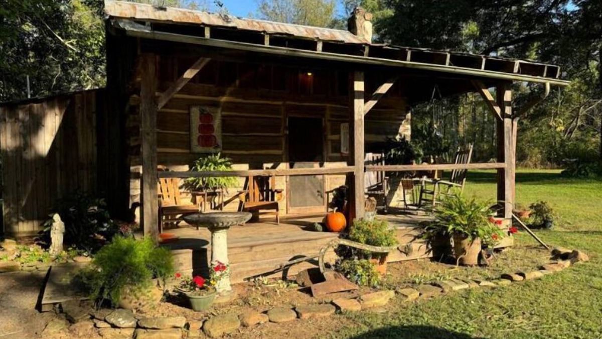 Andrews Cabin | Rustic Cozy Cabin in Andrews, NC