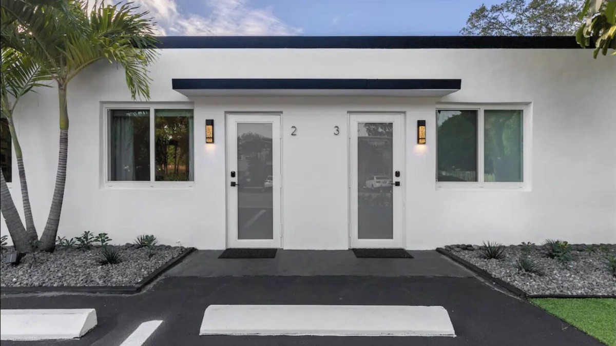 Colee Hammock Apartment | Rustic Cozy Haven - 1 bedroom Las Olas in FORT LAUDERDALE