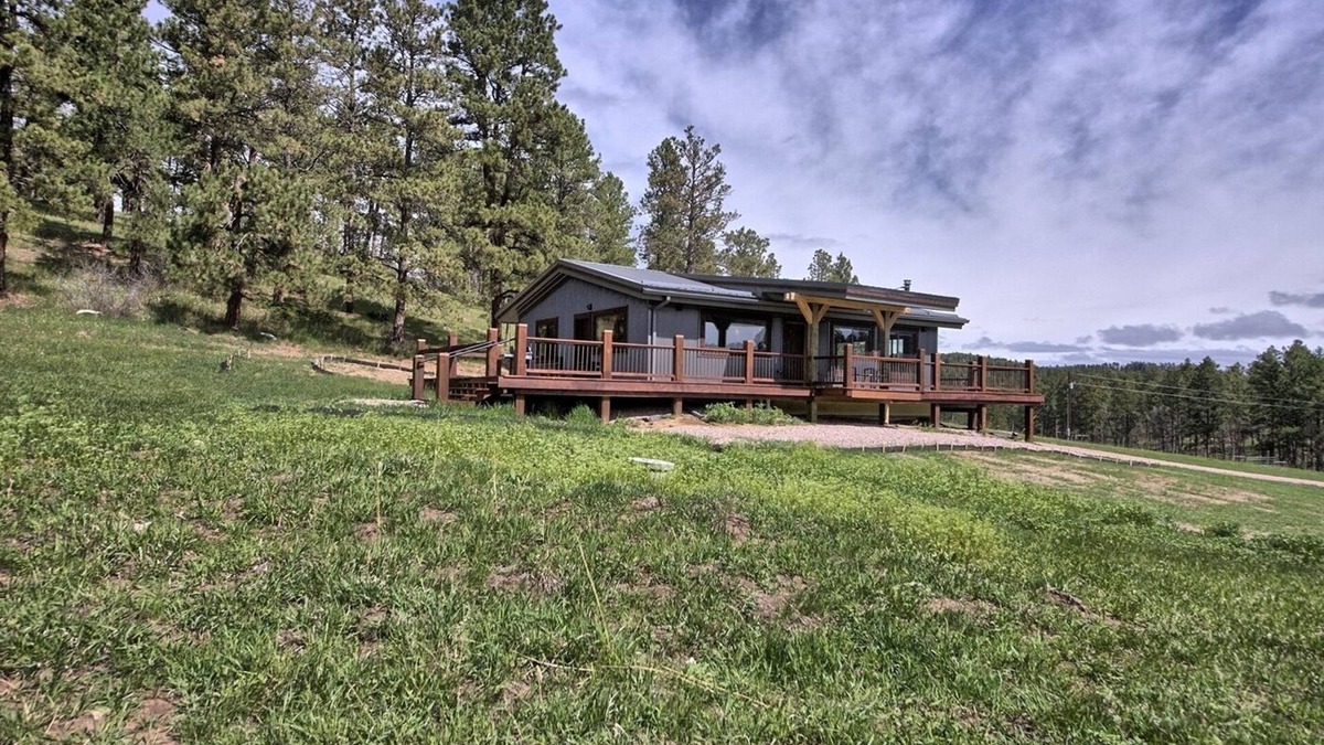 Colonial Pine Hills Cabin | Rustic Custom Timber Frame Cabin