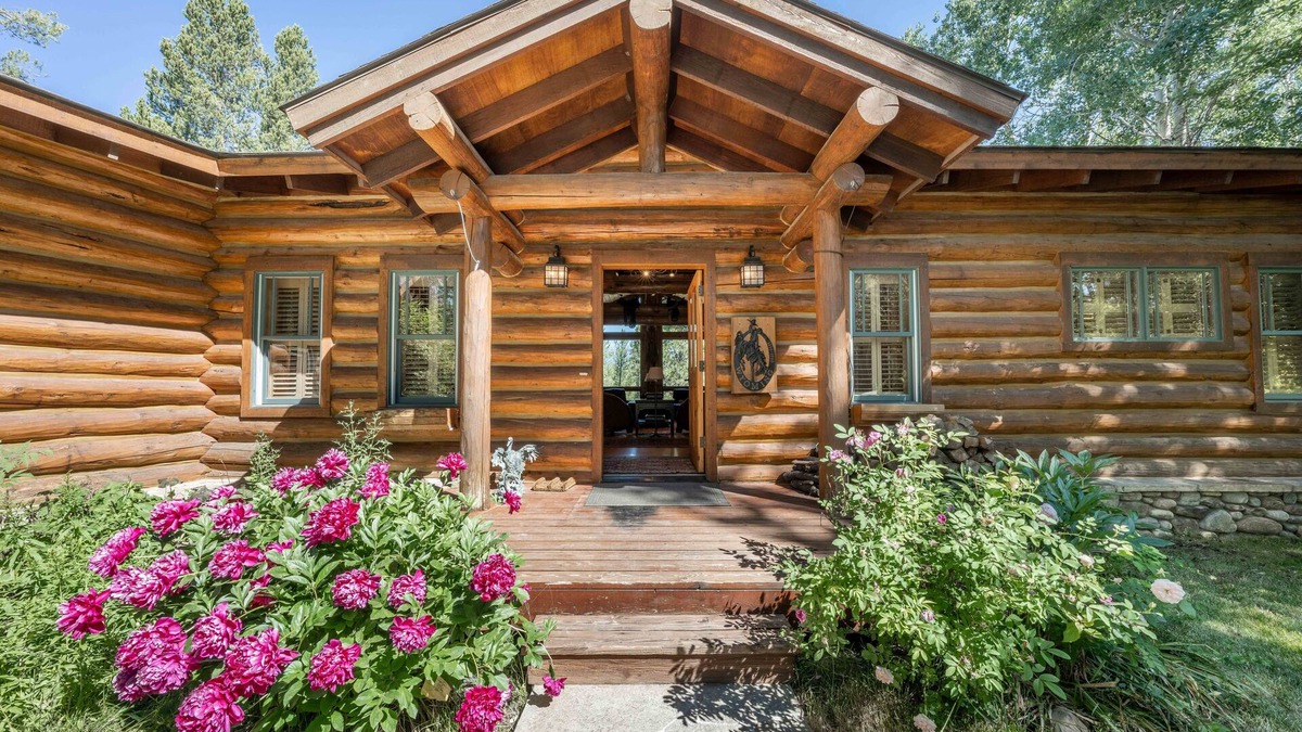 River Meadows Cabin | Rustic Elegance, Quiet, 20 min from Town or Teton Village. Sleeps 9.