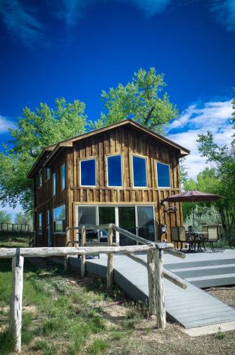 Cortez House | Rustic Hideaway