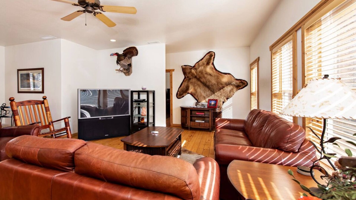 Glenwood Springs House | Rustic home on cattle ranch, near Glenwood Springs