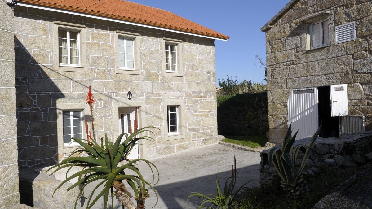 San Cibran House | Rustic house with sea views