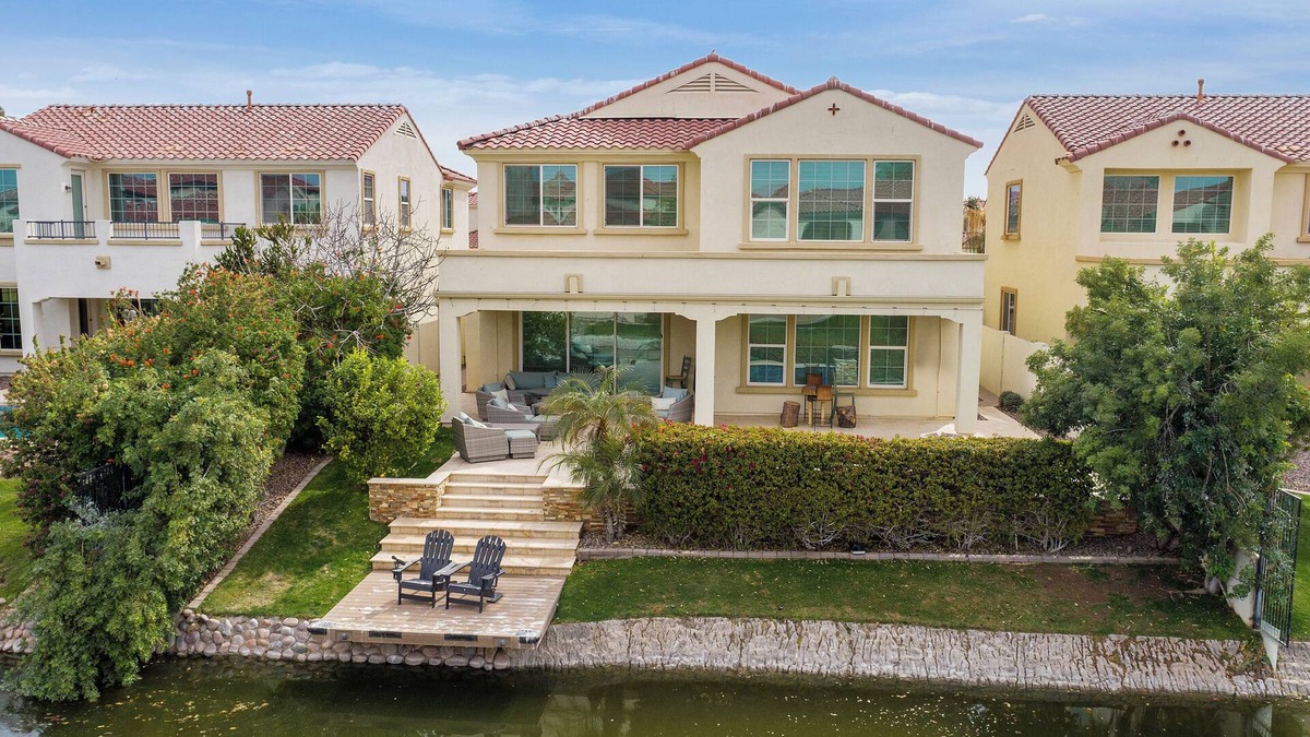 Ocotillo House | Rustic, lakefront Farmhouse w/Pool, 5BR, Pets & Events allowed