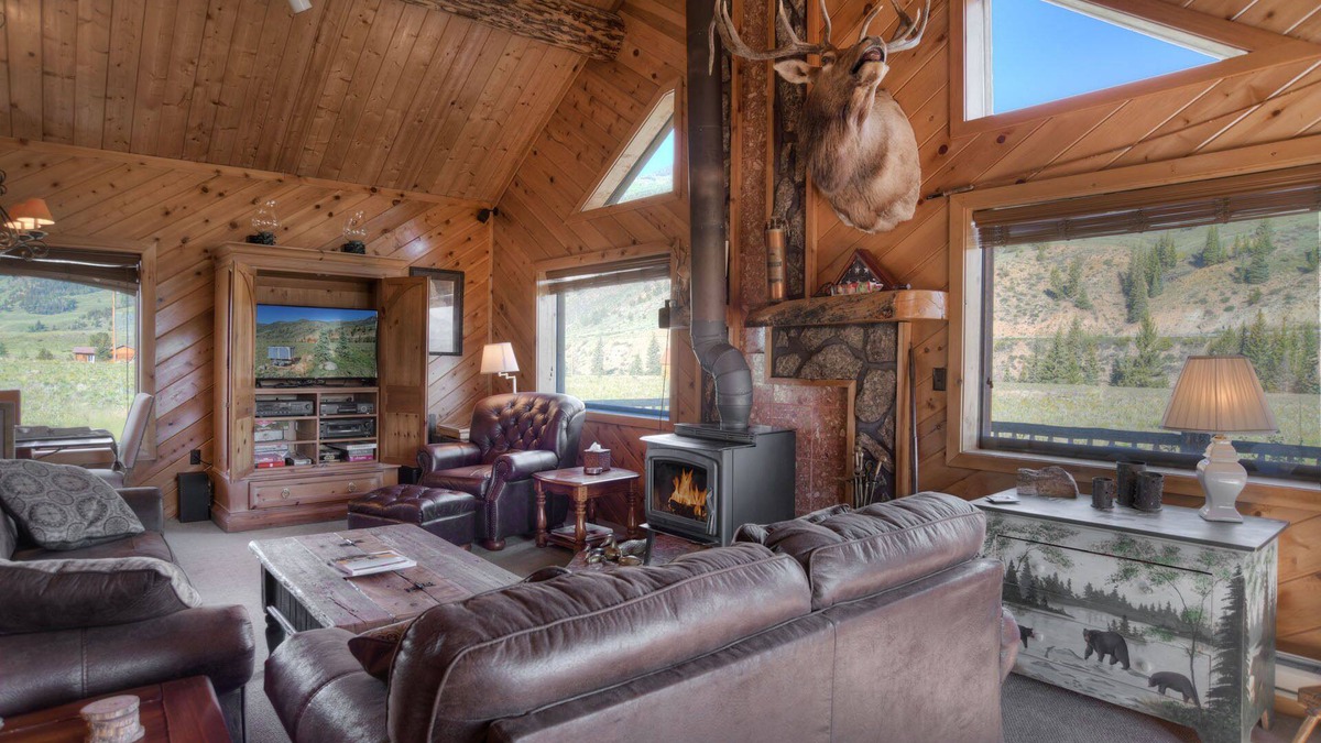 Creede House | Rustic Log Cabin - Close to Creede - Picturesque Views