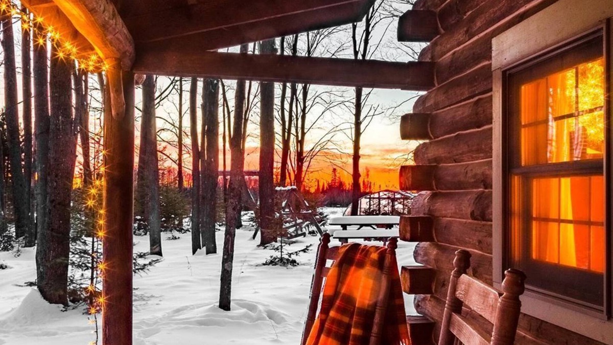 Rhinelander Cabin | Rustic Log Cabin /Farm Vacation /Romantic Getaway