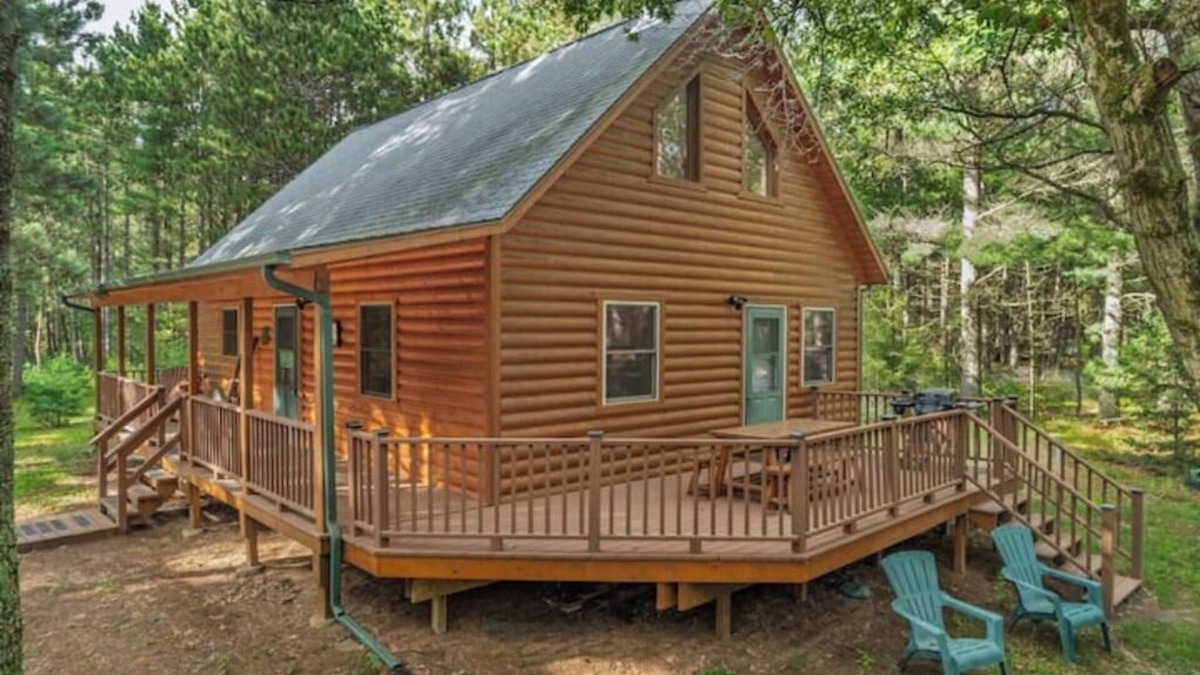 Big Flats Cabin | Rustic Log Cabin on Wooded Acreage Creek Fishing, Firepit, Near Lakes & Golf