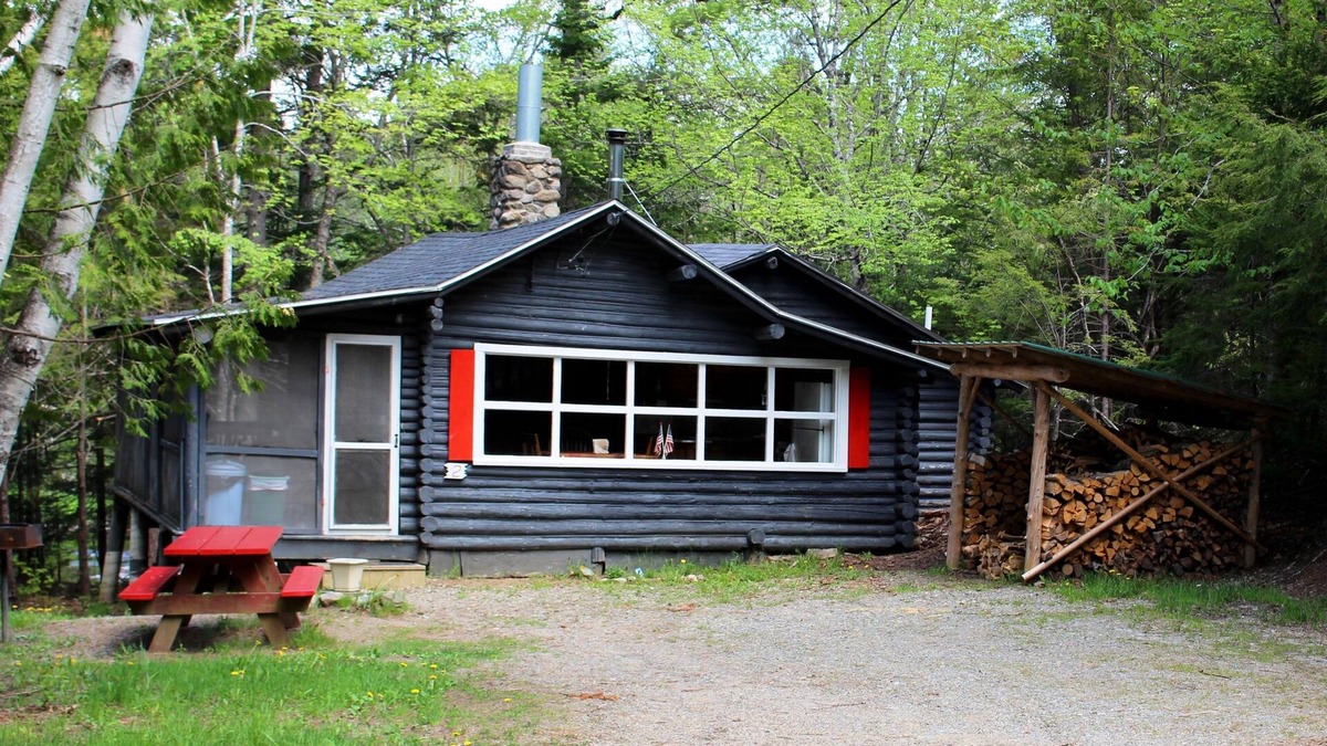 Dennysville Cottage | Rustic log cottage, River-view, Pet-friendly, Downeast Maine