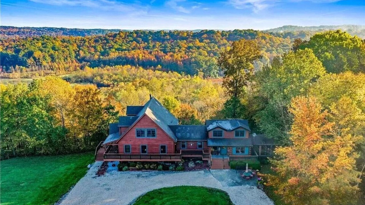 West Baden Springs Cabin | Rustic/Modern Lodge near French Lick - Groups and Families
