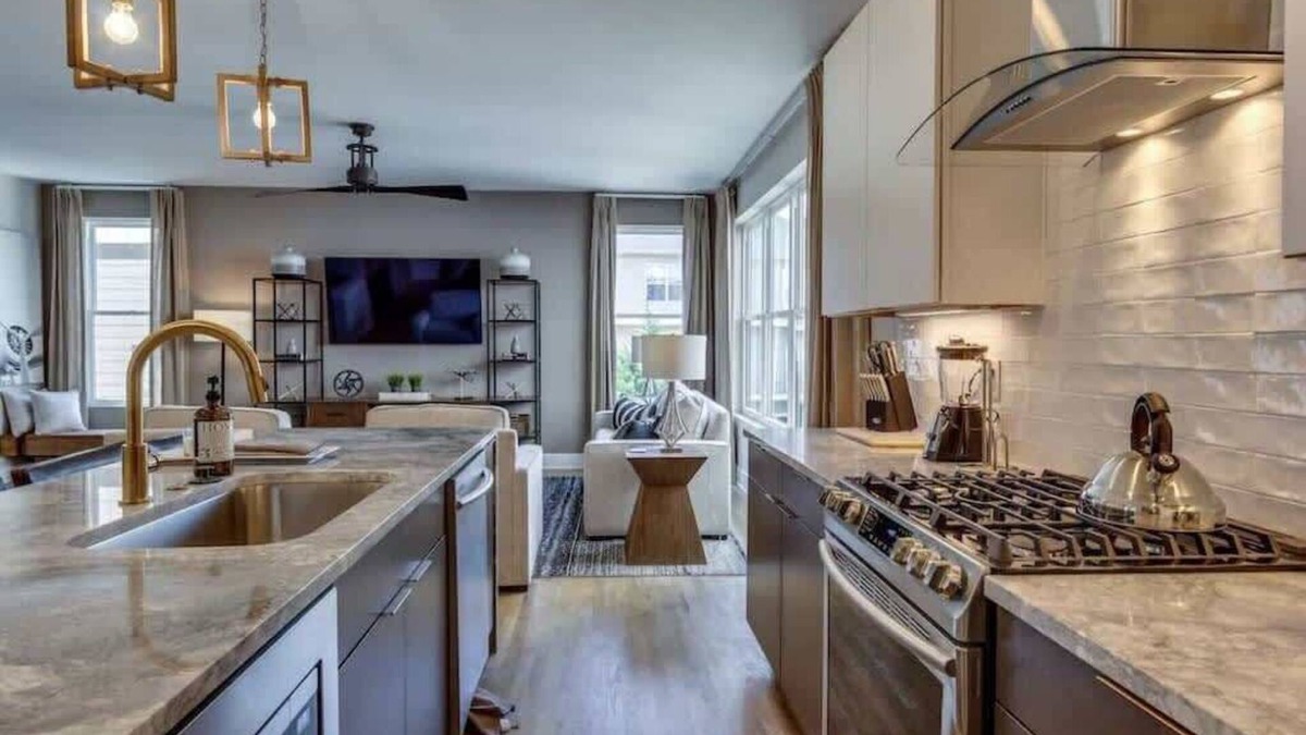 Hillsboro Village House | Rustic Nashville Stay Near Belmont