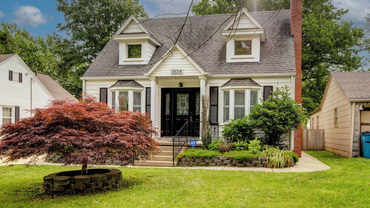 Springfield House | Rustic Ozarks Bungalow*Parking*Fenced Yard
