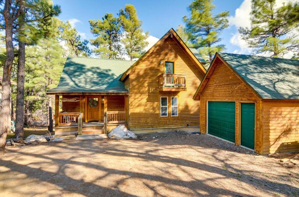 Pagosa Springs House | Rustic Pagosa Springs Cabin with Hot Tub and Game Room