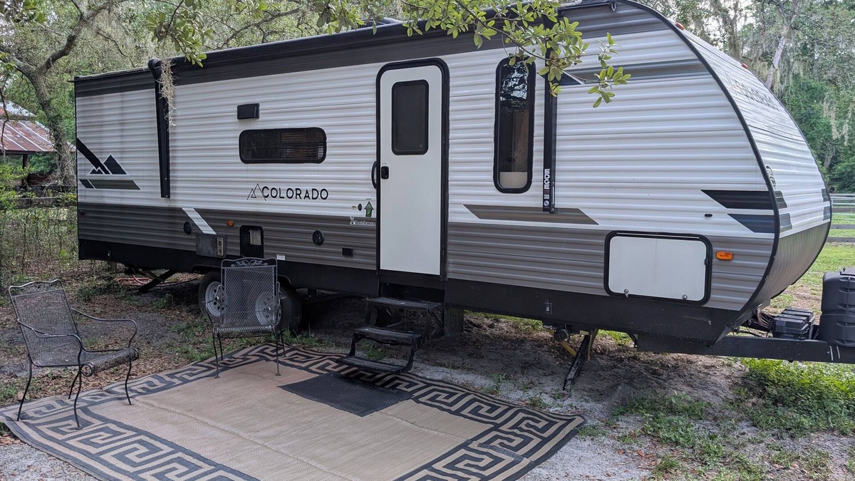 Chuluota House | Rustic Pines Ranch Cozy Camper