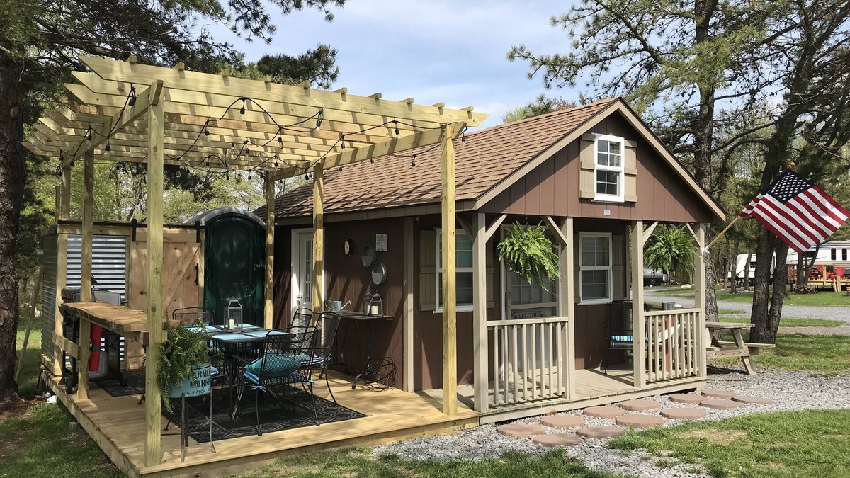 Peach Glen Cabin | Rustic Primitive Tiny House Cabin