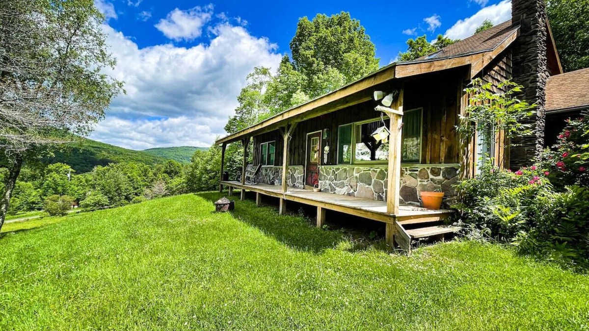 Denver Cabin | Rustic Retreat | Hike, Explore Charming Towns & Unwind