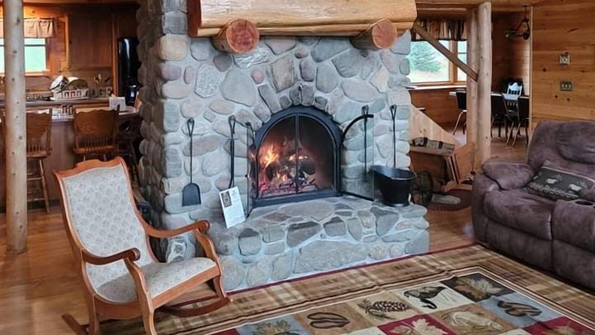 Perham Cabin | Rustic Retreat Lodge LLC