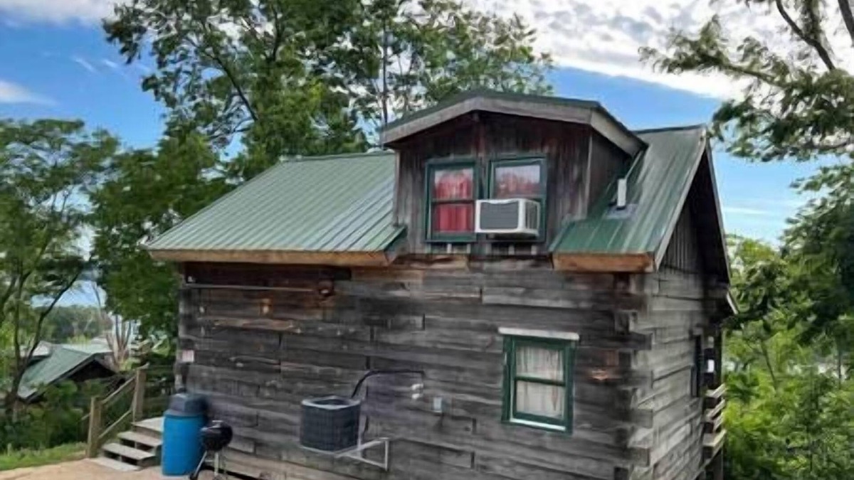 Savanna Cabin | Rustic River Cabin 5
