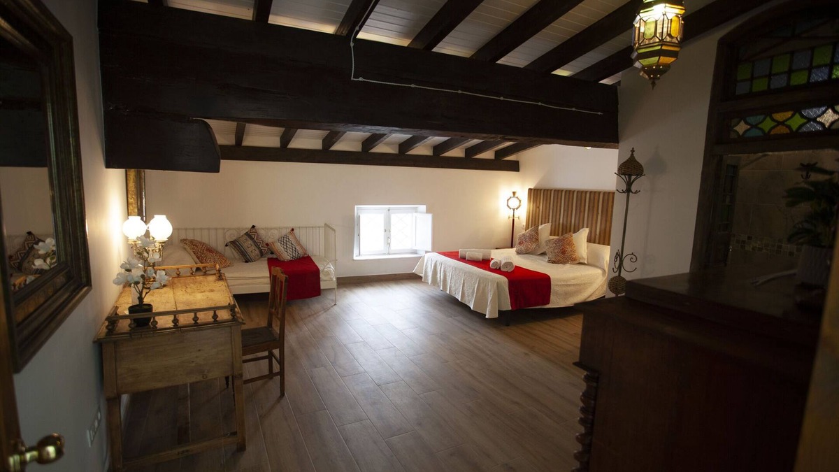 Cuevas Del Almanzora Hotel | RUSTIC & ROMANTIC ROOM