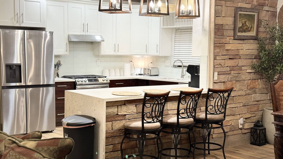 Modesto House | Rustic Solitude 5Bdr/4Bth/2940 sqft Luxury Lodge