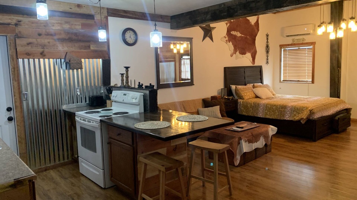 Ridgecrest Apartment | Rustic Studio in Ridgecrest