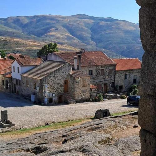 Vila Ruiva House | Rustic Terrace2 Bedrooms Farm House