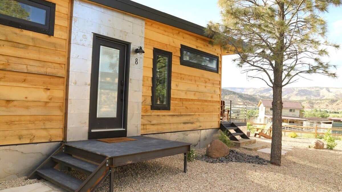 Escalante Apartment | Rustic Tiny Home Near Grand Staircase–Sleeps 6