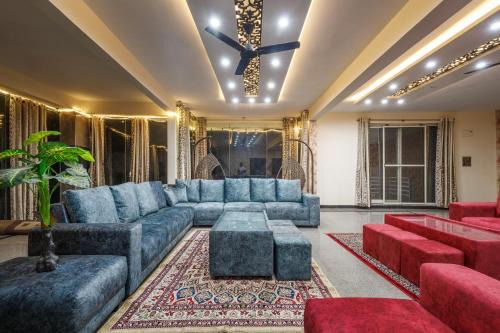 Denkanikota Villa | Rustica Villa By Secret Turtle 7BHK 2Pvt Pool Projector