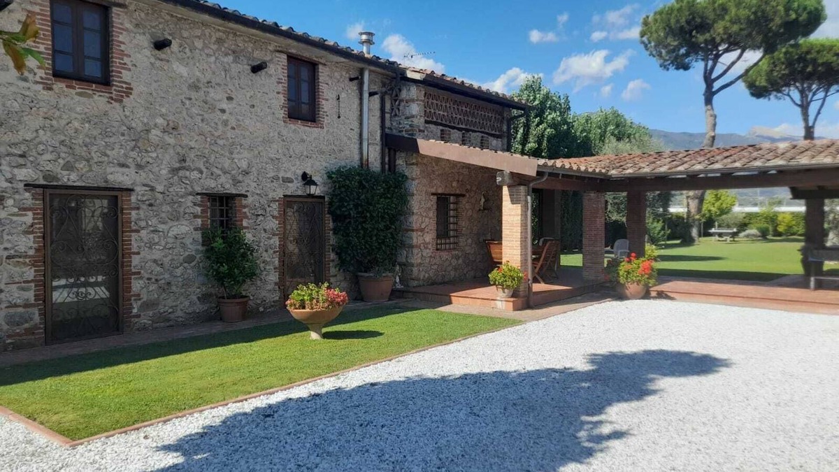 Camaiore House | Rustico Diana 3 km from the sea 20% sea tent air condit Wi-Fi price all included