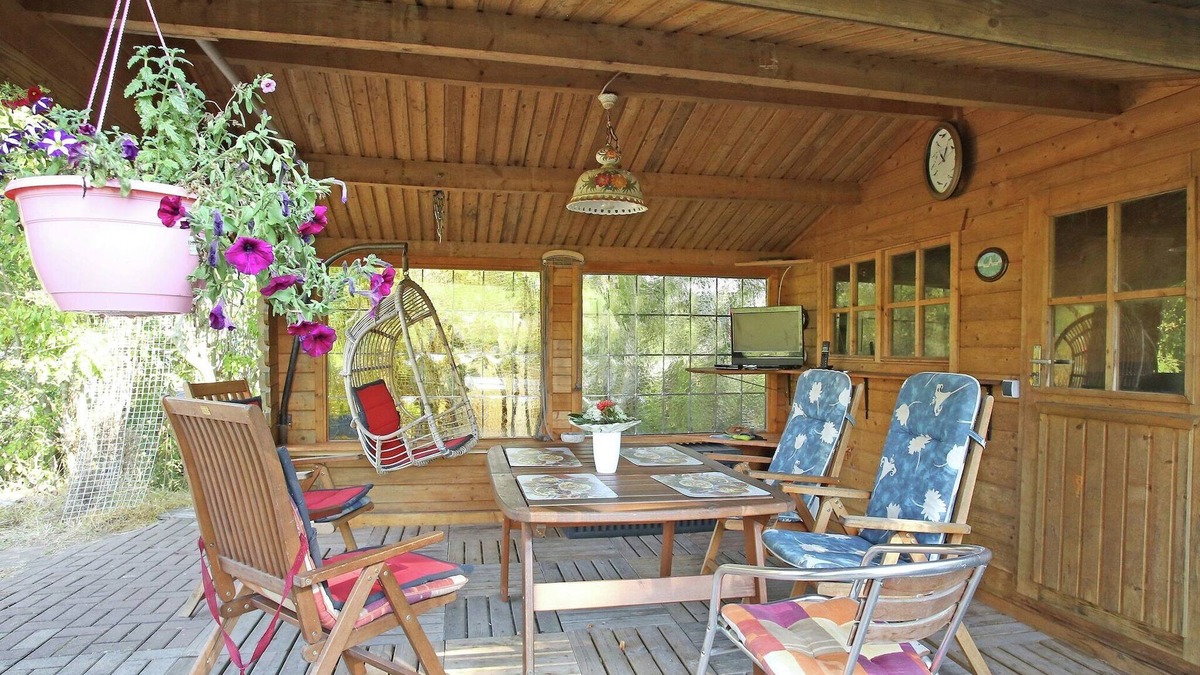 Oberschledorn Apartment | Rustikales Medebach-Ski-Retreat