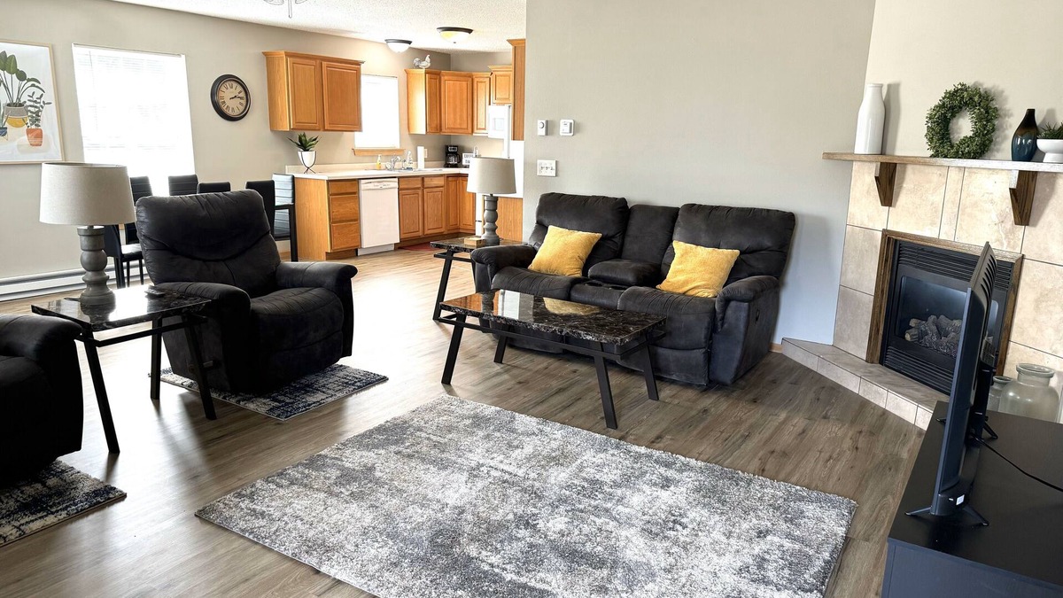 Crosby Apartment | Rusty Rim Bike House Unit 1, Centrally located, 2 bed 1 bath