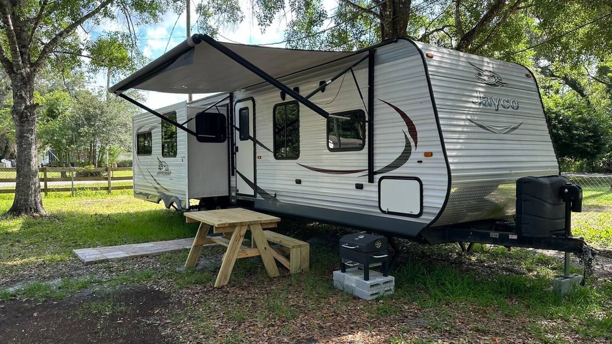 Christmas House | RV Apartment near Disney, Universal Parks, and all of Orlando's attractions.