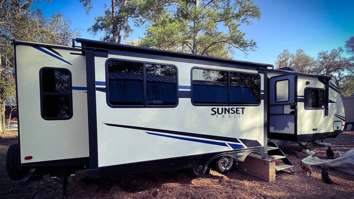 Putnam Hall House | RV Glamping At Animal Sanctuary