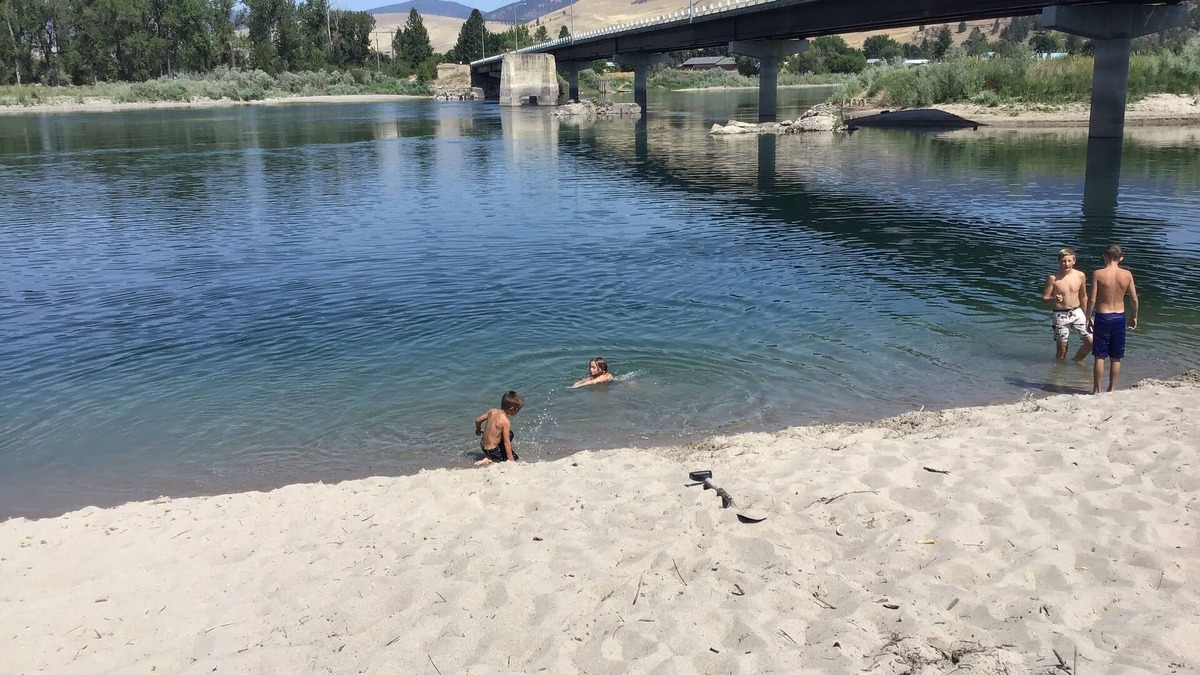 Plains RV Rental | RV hookup in small Montana town next to city park Address: 202 Oak