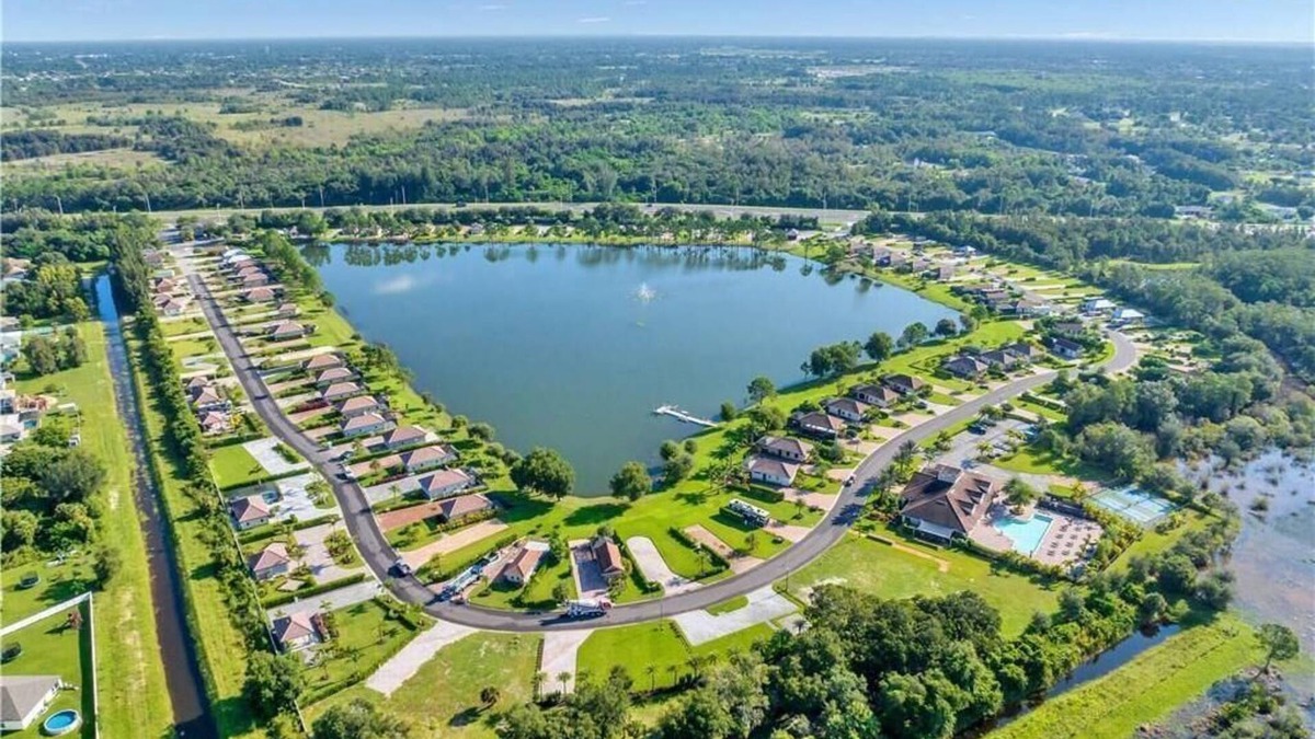 Biggar RV Rental | RV Lot for Rent in Luxury Motorcoach Resort - Lot 3