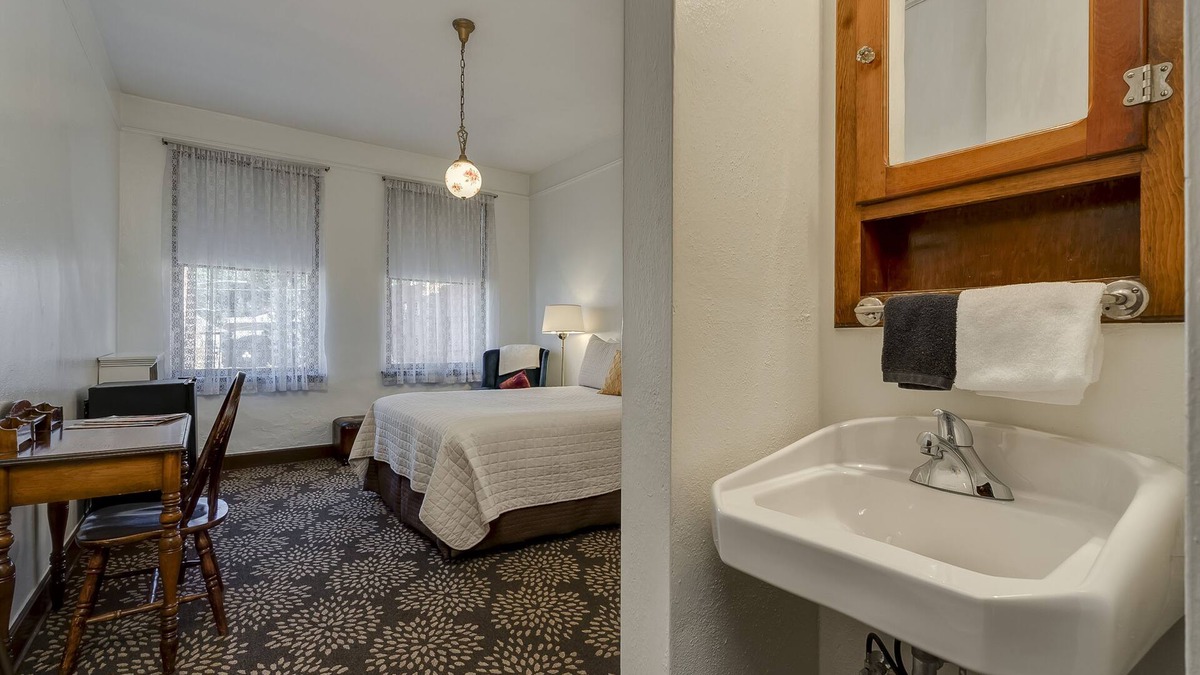 Wallace Hotel | Ryan Hotel