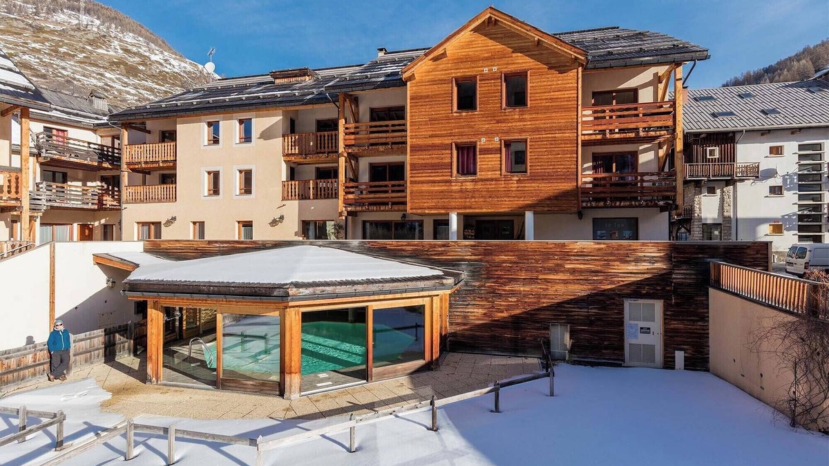 Abries Condo | Séjour alpin cosy | Piscine & sauna | Ski à Abriès