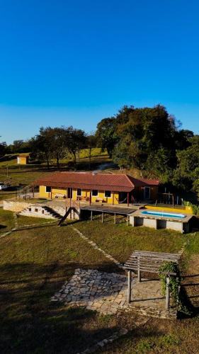 Tres Coracoes House | Sítio com piscina, lago e quadra - perto de São Thome das Letras