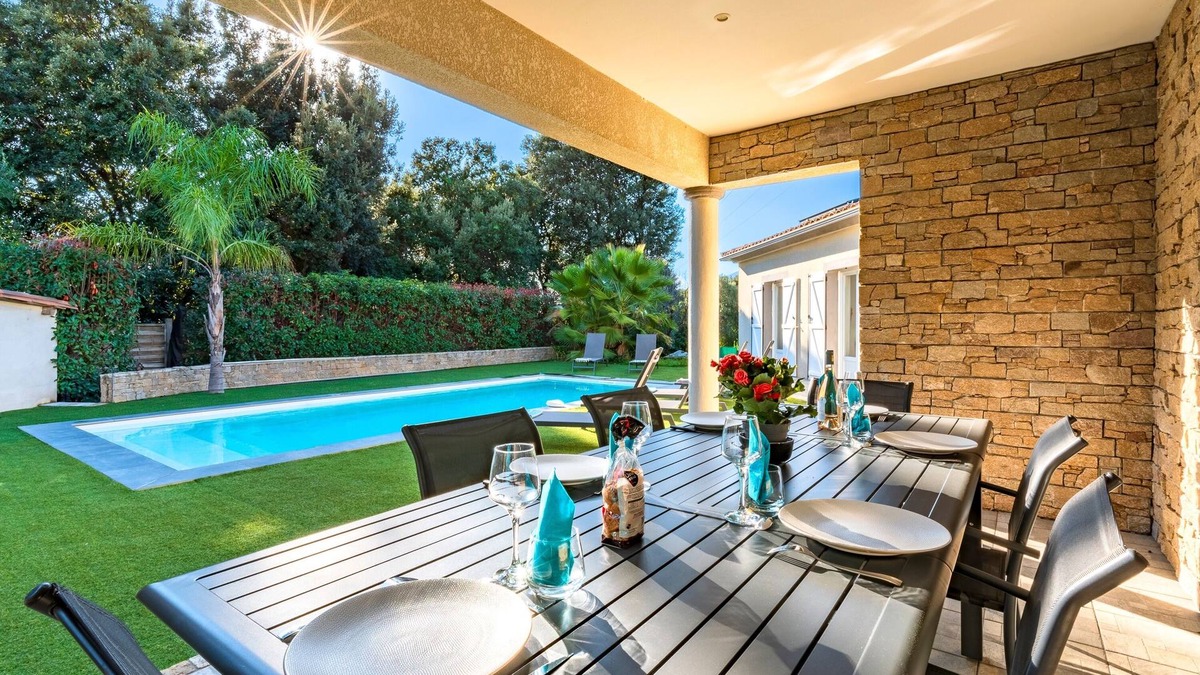 Valpaja House | Sòle - Peri - Maison climatisée avec piscine