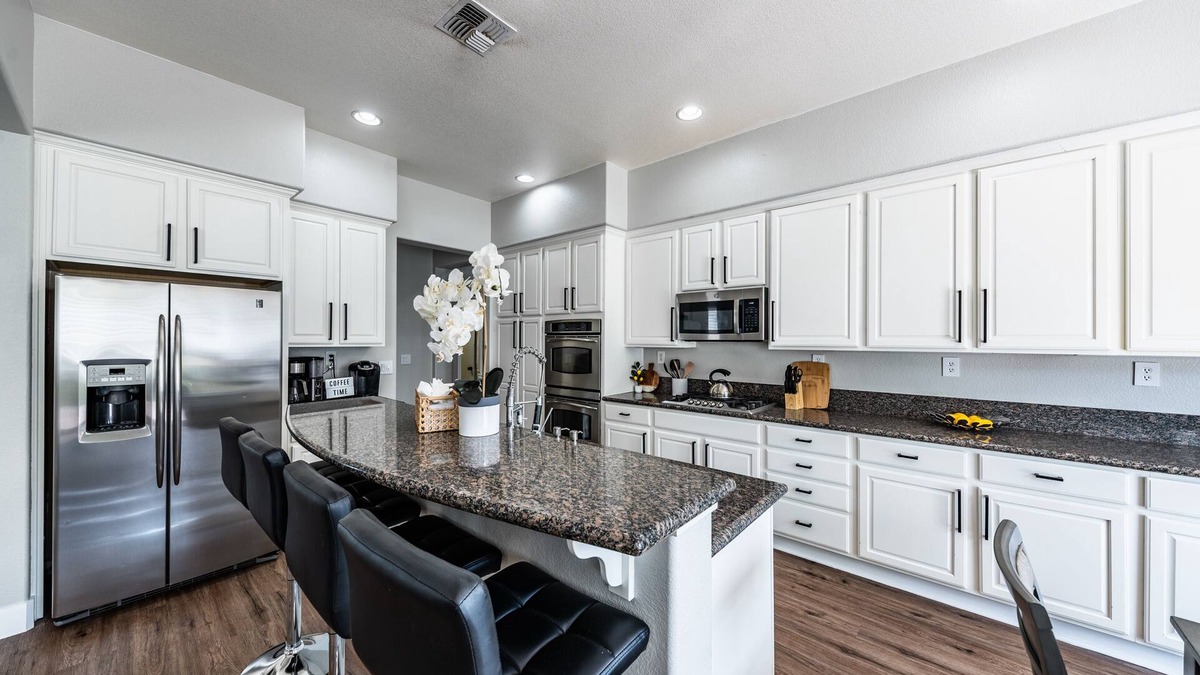Reno House | S. Reno FamilyFriendly Large Home. Close to many ski resorts including Mt. Rose
