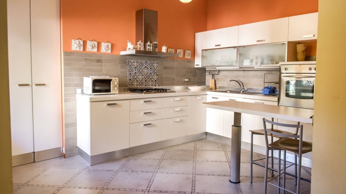 Sirolo Apartment | S034 - Sirolo, tastefully furnished four-room apartment in the center