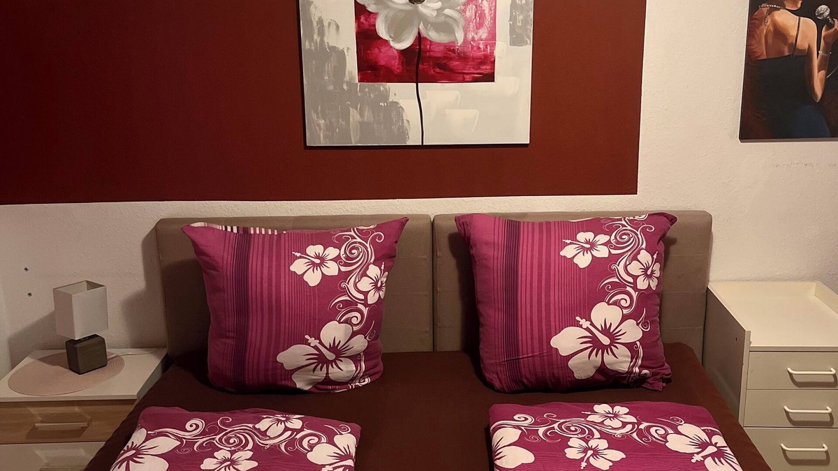 Bayreuth Apartment | S4 Center Whg Bayreuth top location to the red main center, balcony, climate