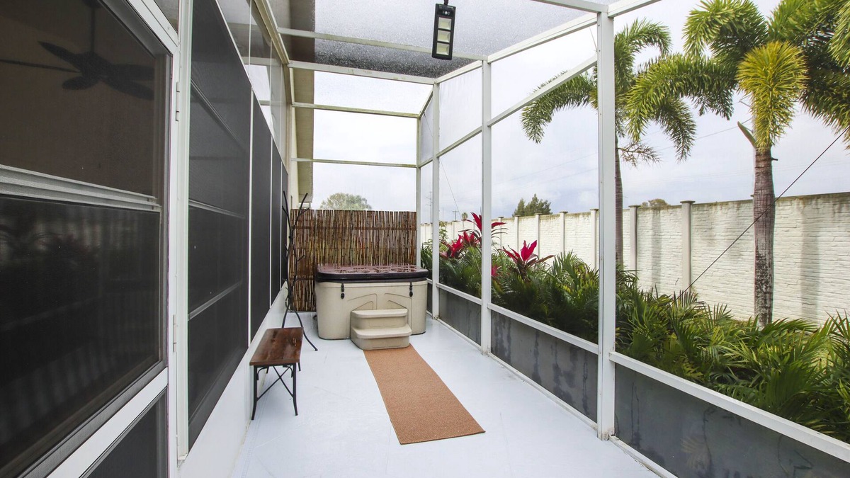 Sabal Springs House | Sabal Springs +55 Community, Flower House
