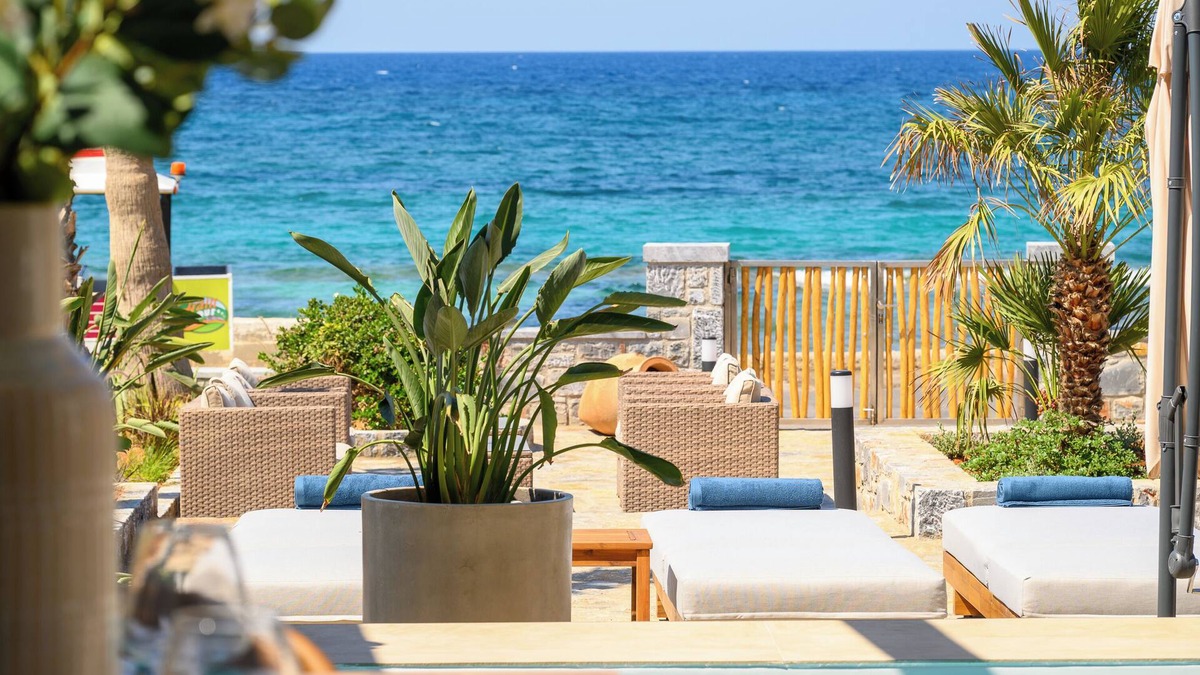 Agkisaras Villa | Sabbia Mare BeachFront Villa, steps from Dine&Shop