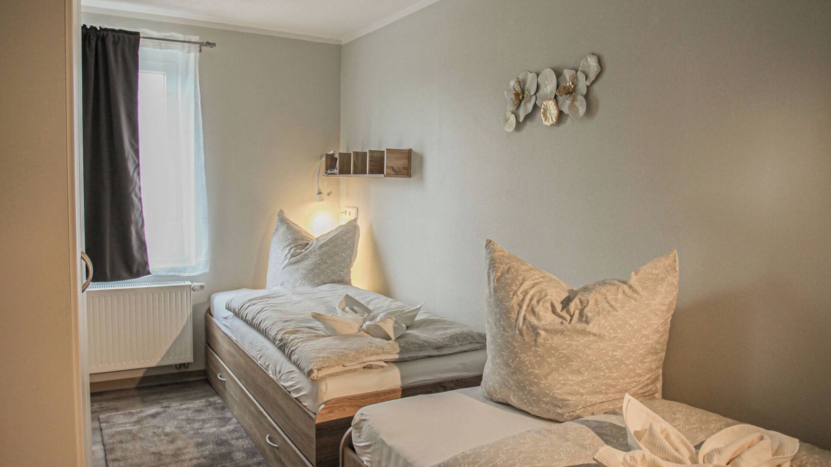 Großengottern Apartment | Sacher´s Quartiere - modern, close to Hainich, Unstrut cycle path and city trips