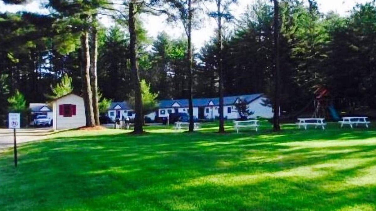 Center Conway Hotel | Saco River Motor Lodge & Suites